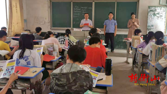 岭坡乡：禁毒宣传进课堂 美好青春不“毒”行