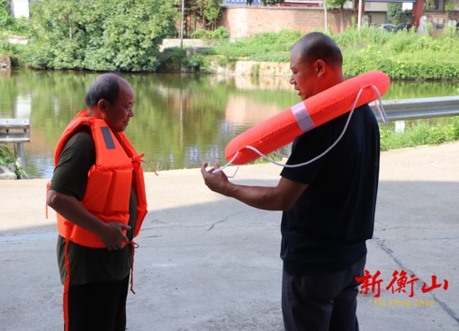 【我为群众办实事】沙泉社区：配全救生工具 筑牢防溺水安全网
