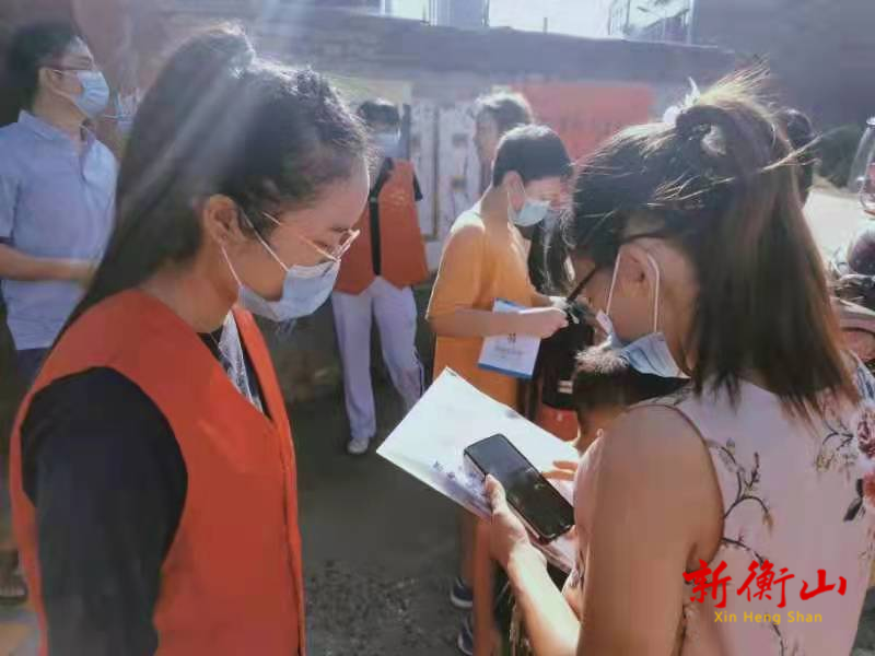 【我为群众办实事】东湖镇开展“站好护学岗，助力开学日”志愿者服务活动