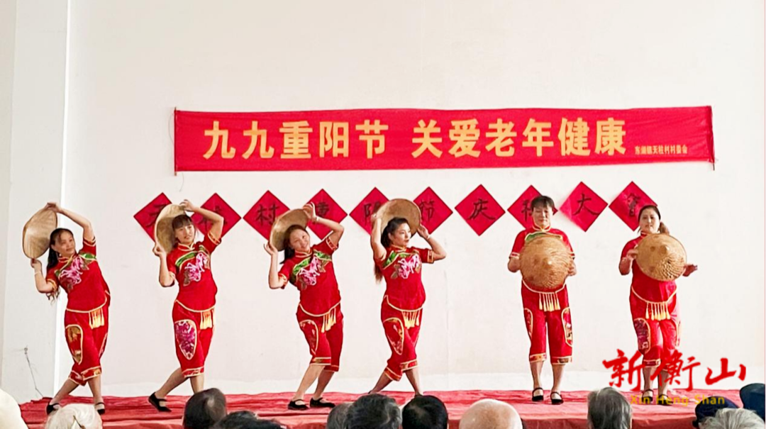 东湖镇开展形式多样的活动庆祝重阳节