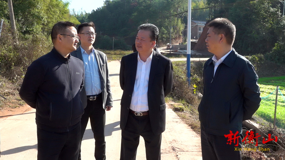 市政协副主席汪维赴贯底社区调研乡村振兴工作