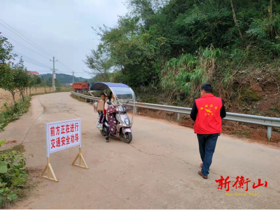 白果镇开展标准化道路交通安全秩序整治行动