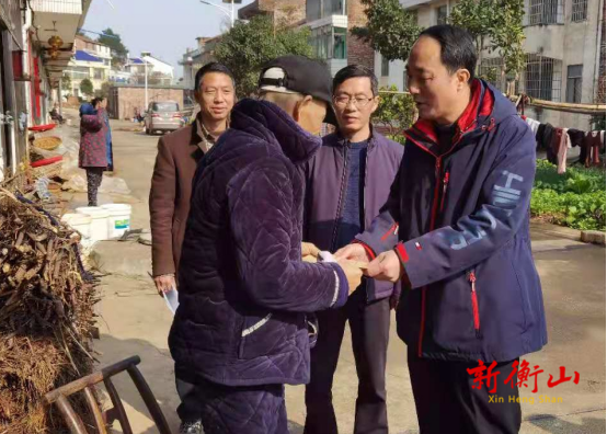省库区移民事务中心来我县开展春节慰问