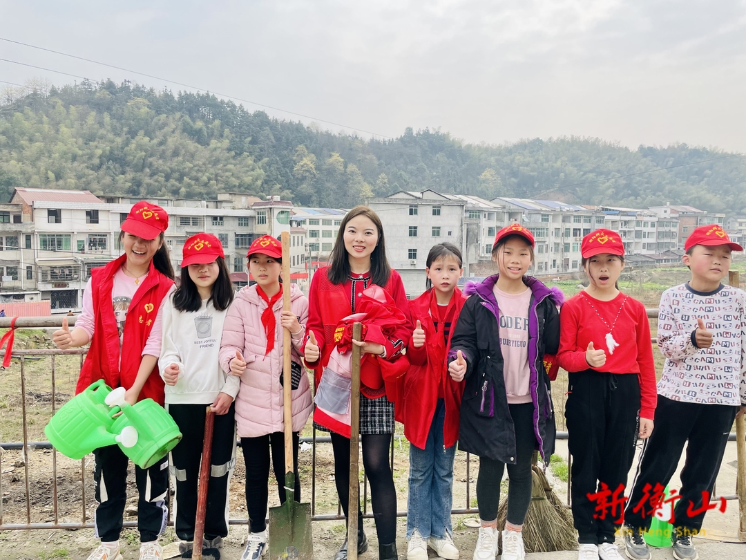 【我的衡阳·我的奋斗】岭坡乡中心学校开展学雷锋春耕拓展研学活动