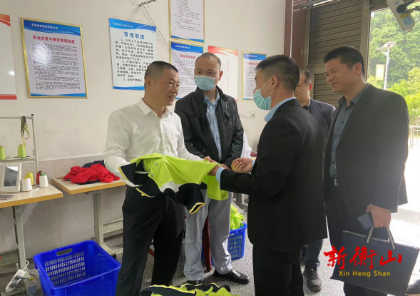 县退役军人事务局走访调研兵辰纺织服饰有限公司