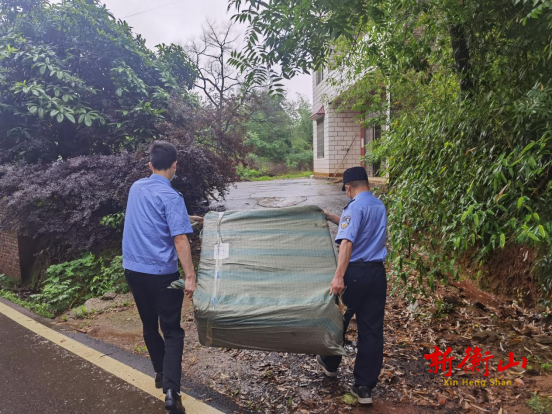 衡山：巡回法庭上门审判 方便“不便”当事人