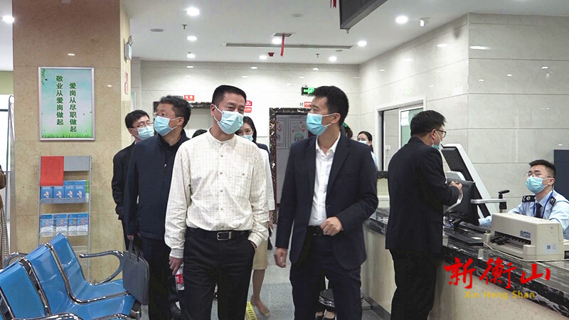 省政务管理服务局调研我县“走流程、解难题、优服务”工作
