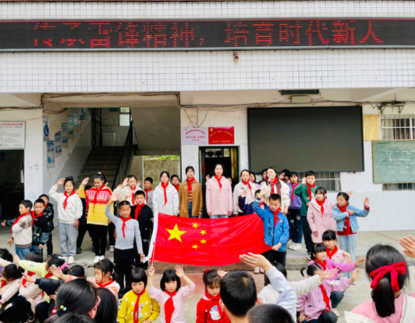 文明实践 | 岭坡九年一贯制学校：开展“传承雷锋精神，培育时代新人”主题歌曲快闪活动