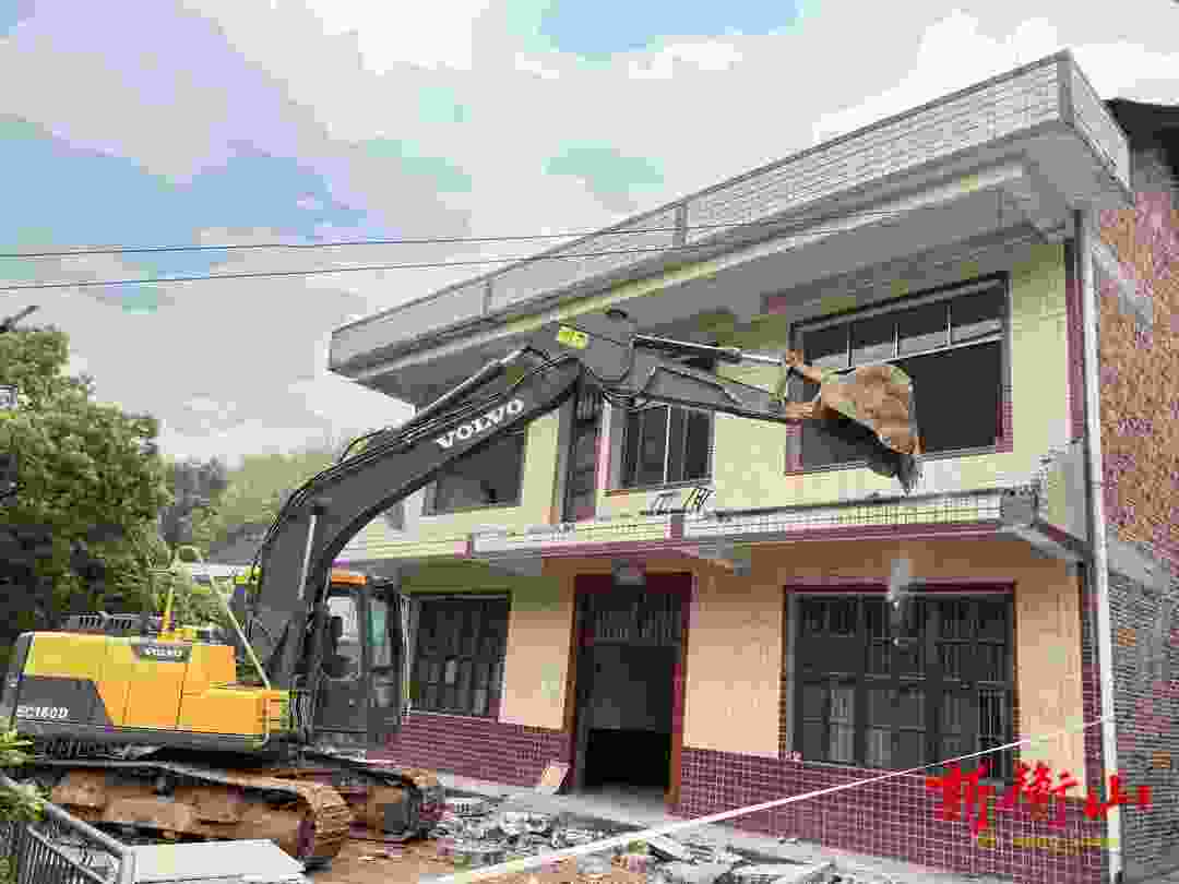 衡山：拧紧自建房“安全阀” “拆危行动”在路上