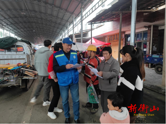 东湖镇开展防灾减灾主题宣传