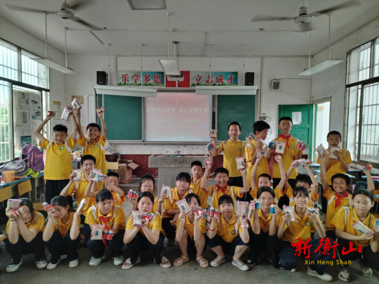 深莞爱心牵手 温暖乡村童心——泉蓉关爱中心“六一”慰问送温暖活动