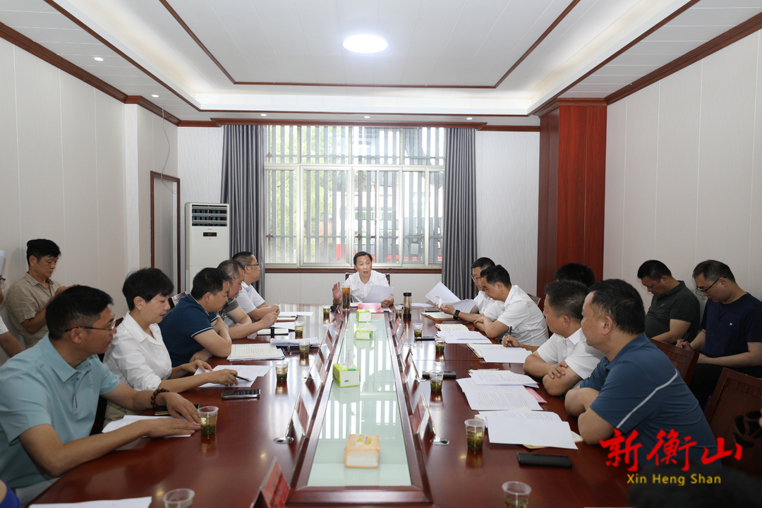 戴新贤赴开云镇专题调度八里片区建设