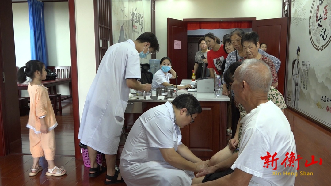 县中医院：夏令养生正当时 “三伏贴”受市民青睐
