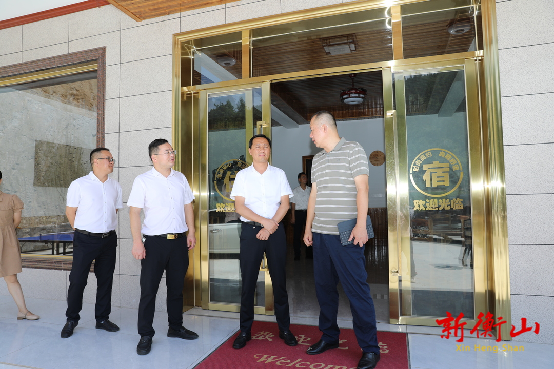 戴新贤调研店门镇休闲旅游工作