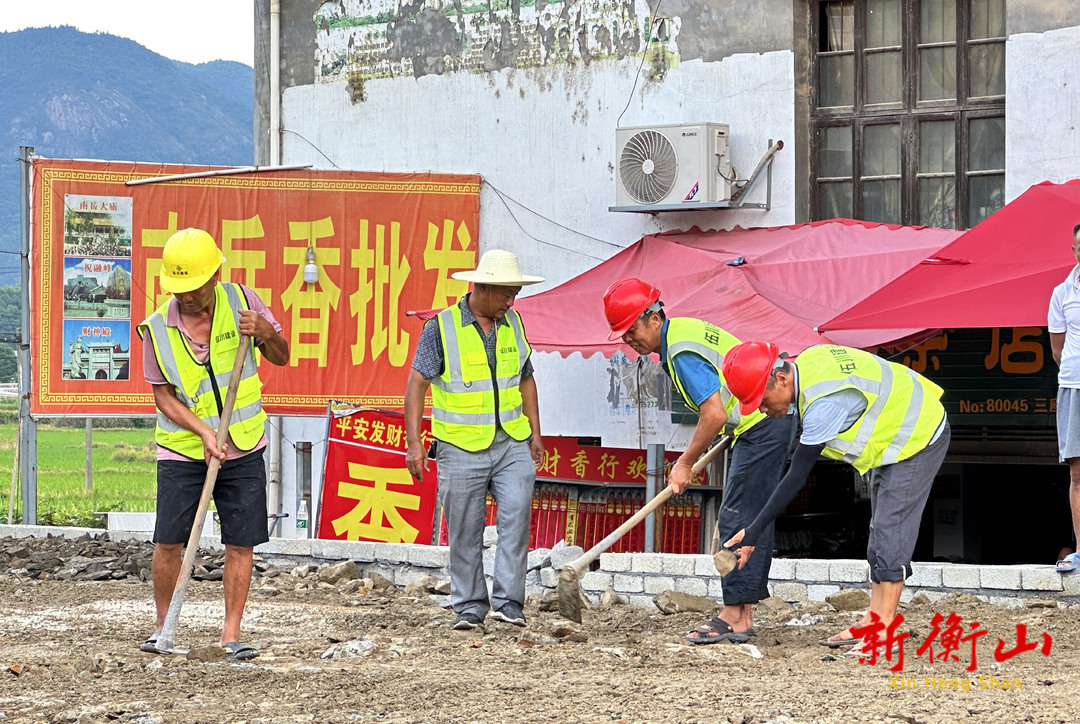 【“暑”你最美——高温下的坚守】公路人：战高温保进度，汗水浇筑畅通路