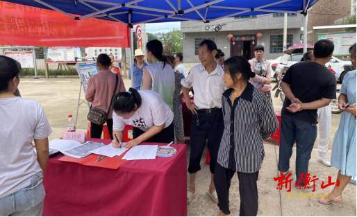 送岗位进社区：萱洲河社区举办现场招聘会！