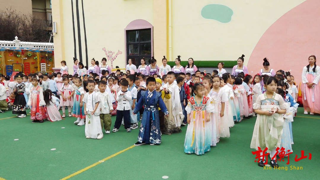 文峰幼儿园：汉服古韵迎中秋  趣味十足快乐多