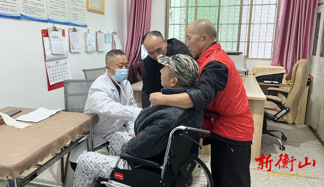 衡山：情暖重阳节 爱心义诊送健康进养老院