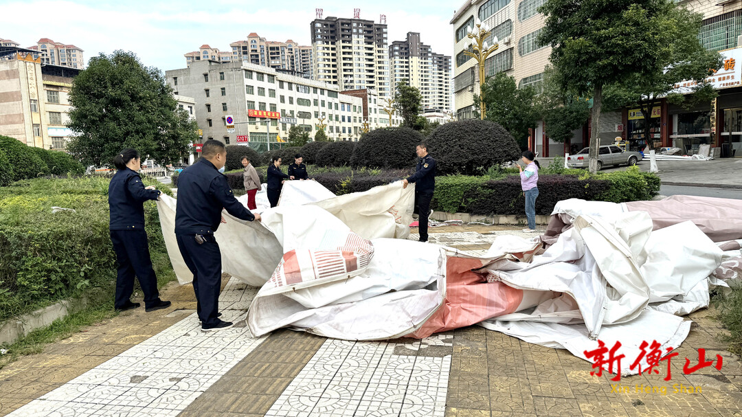 县城管执法局：大风天气加强巡查整治 及时消除隐患保平安