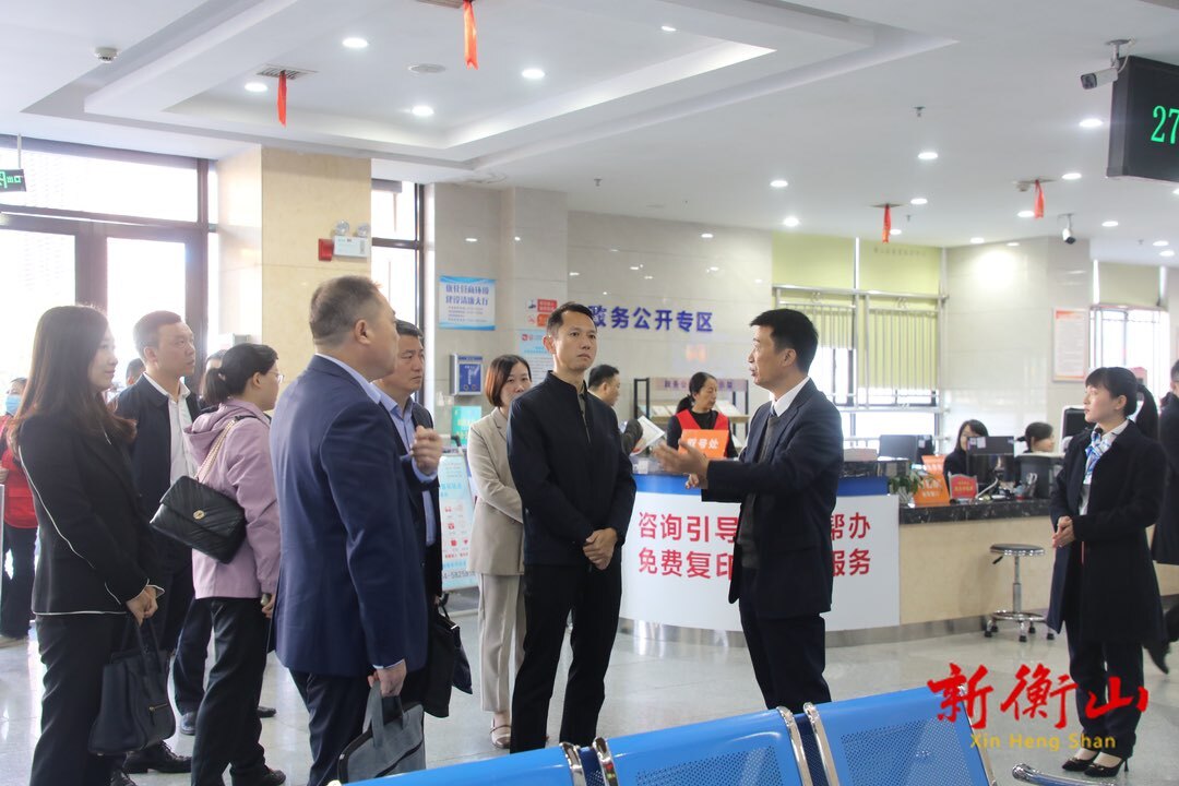 省政务服务和大数据中心调研组一行来我县调研政务服务工作