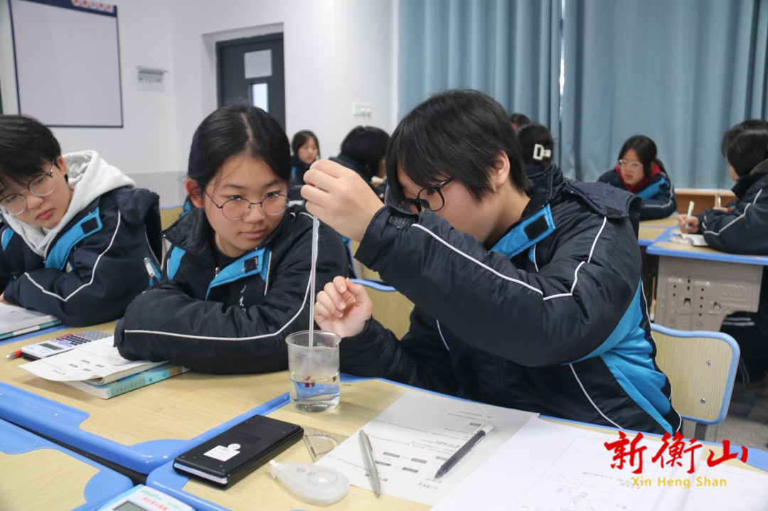 深耕细作研磨课 追光前行共成长——县岳云中学举行2023年青年教师教学比武暨信息技术2.0应用课堂教学活动