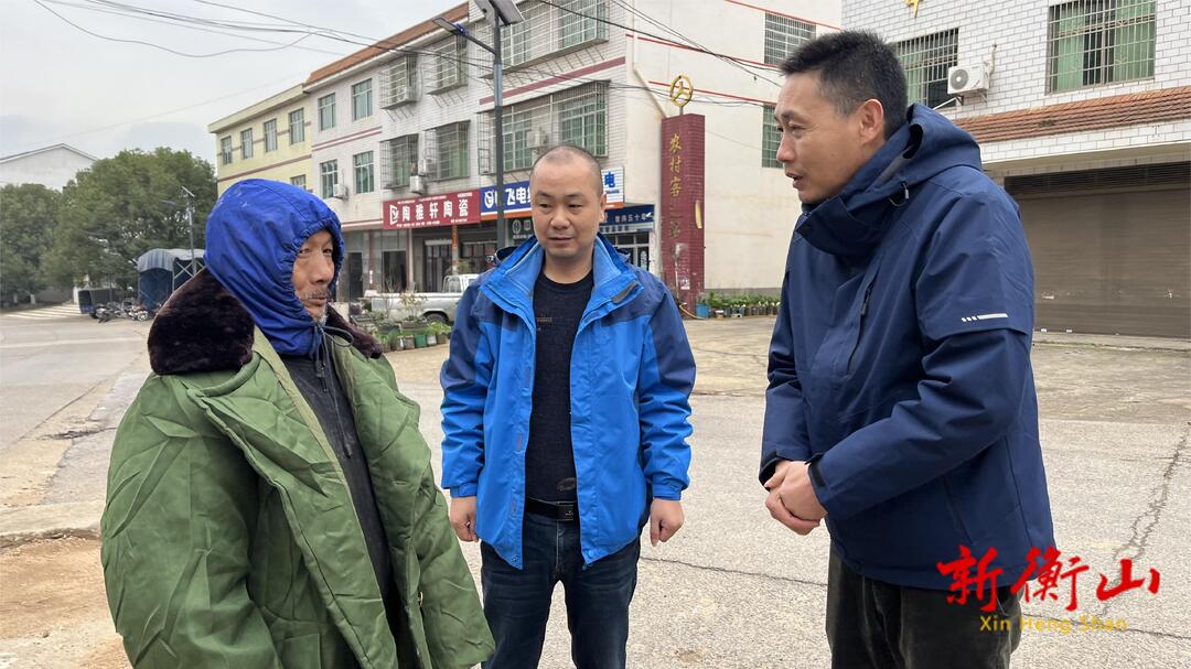 县救助管理站开展“寒冬送温暖”专项行动
