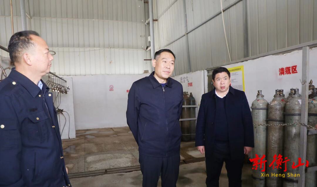 段晓赛督查元旦期间安全防范、值班值守等工作