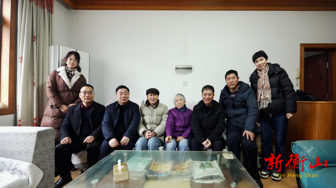 南华医院党政领导班子成员慰问离退休老党员老干部