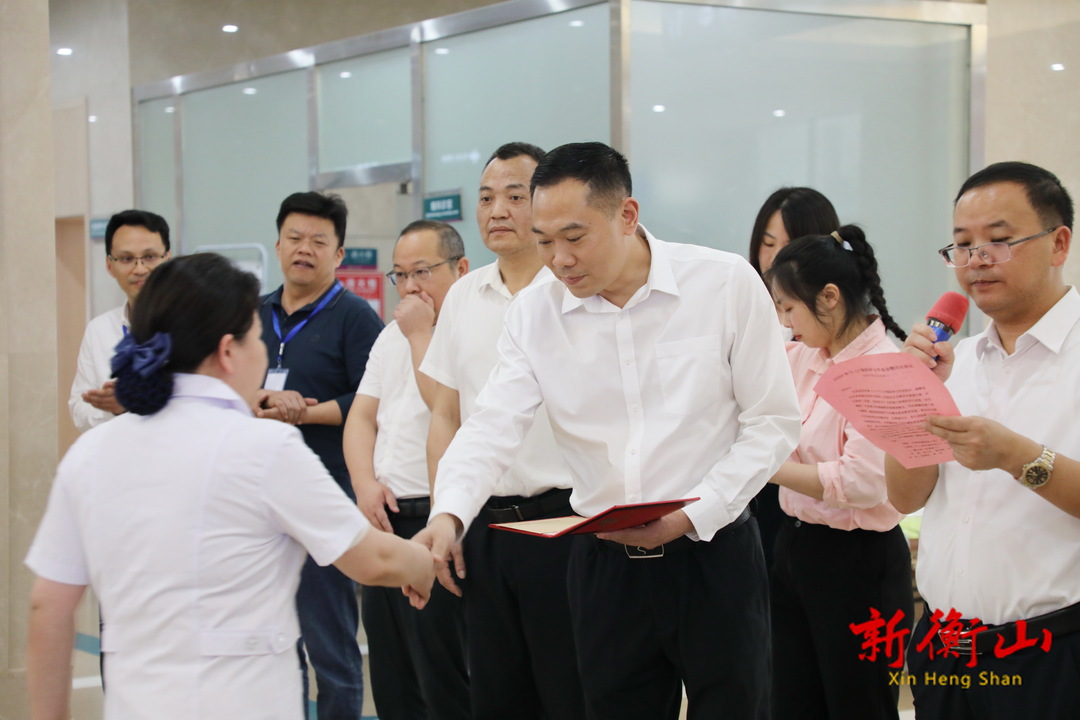 致敬“白衣天使” 段晓赛开展走访慰问活动