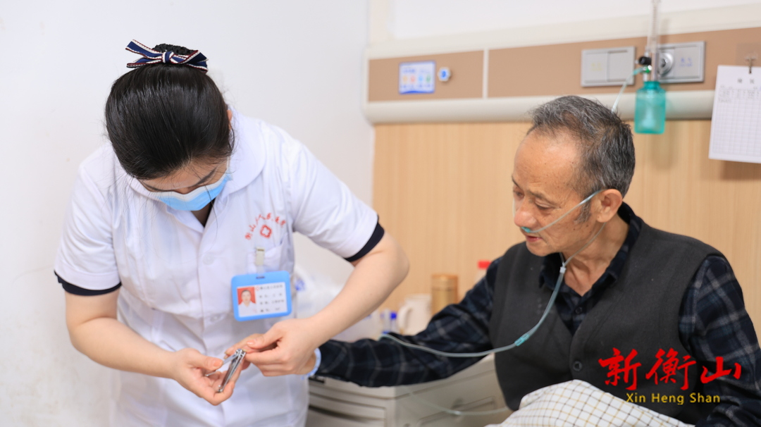【致敬512国际护士节】王亮：永不褪色的爱与责任