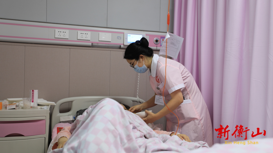 【致敬512国际护士节】  彭瑾：暖心守护 迎接每一个新生命的到来