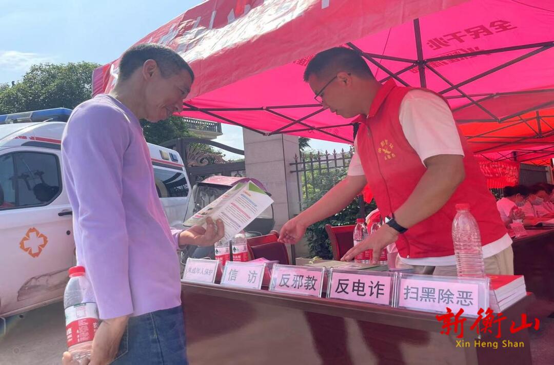 江东乡开展农村法治宣传教育月集中宣传活动