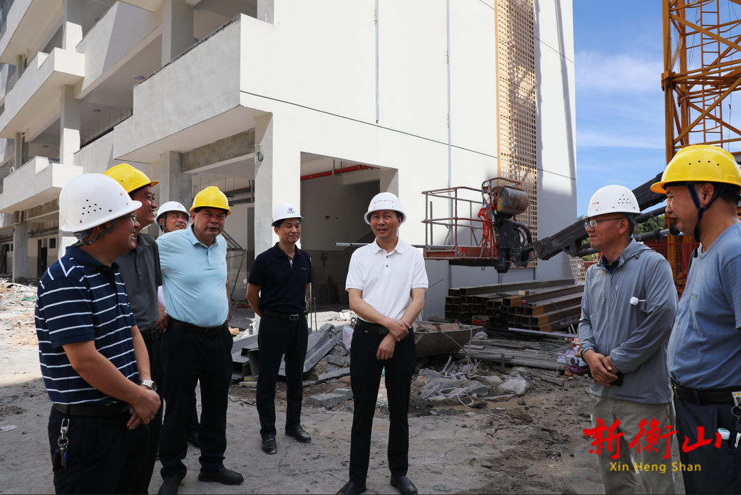 戴新贤调度新二中项目建设工作