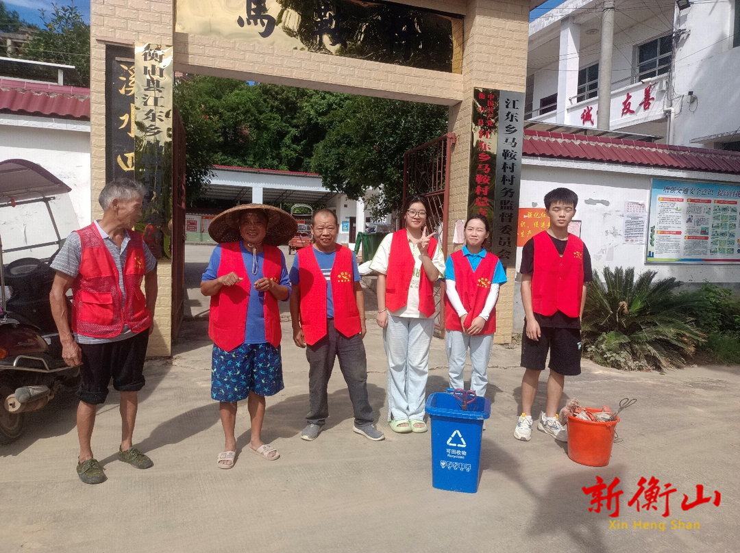 江东乡：“橄榄绿”接力“志愿红” 跑出汛后环境整治加速度