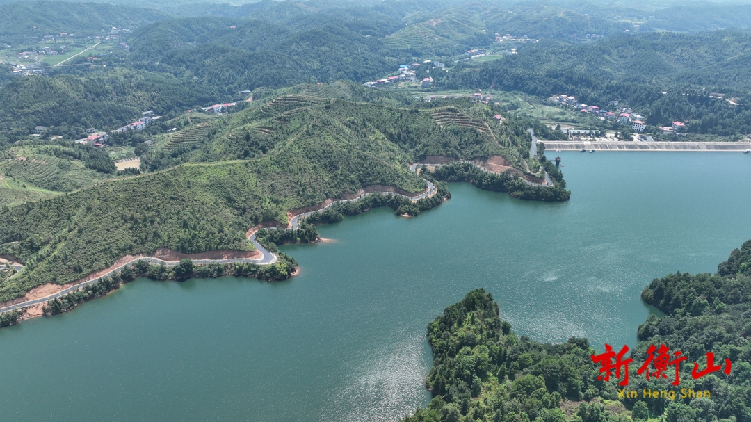 衡山：九观湖环湖公路沥青摊铺即将完成  预计9月初通车