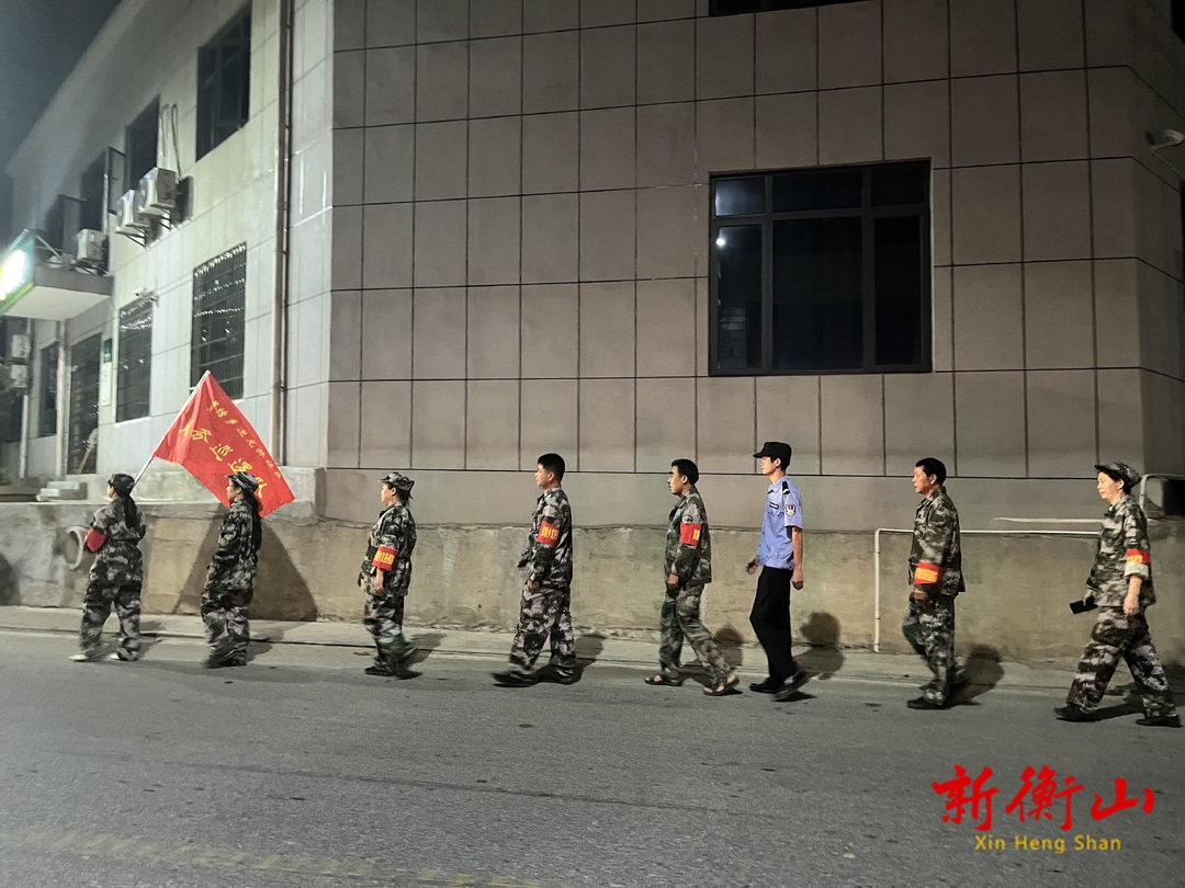 夜间义务巡逻 助力平安建设
