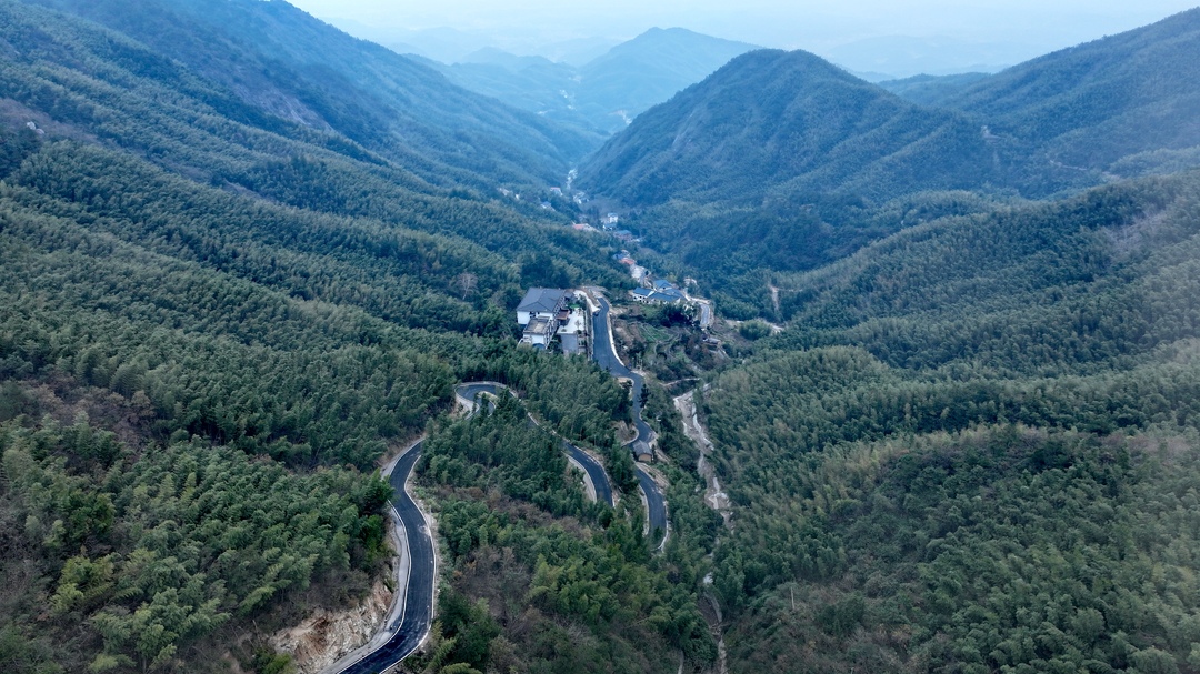 ﻿衡山：双能公路基本完工 进雷钵峰赏景更便利