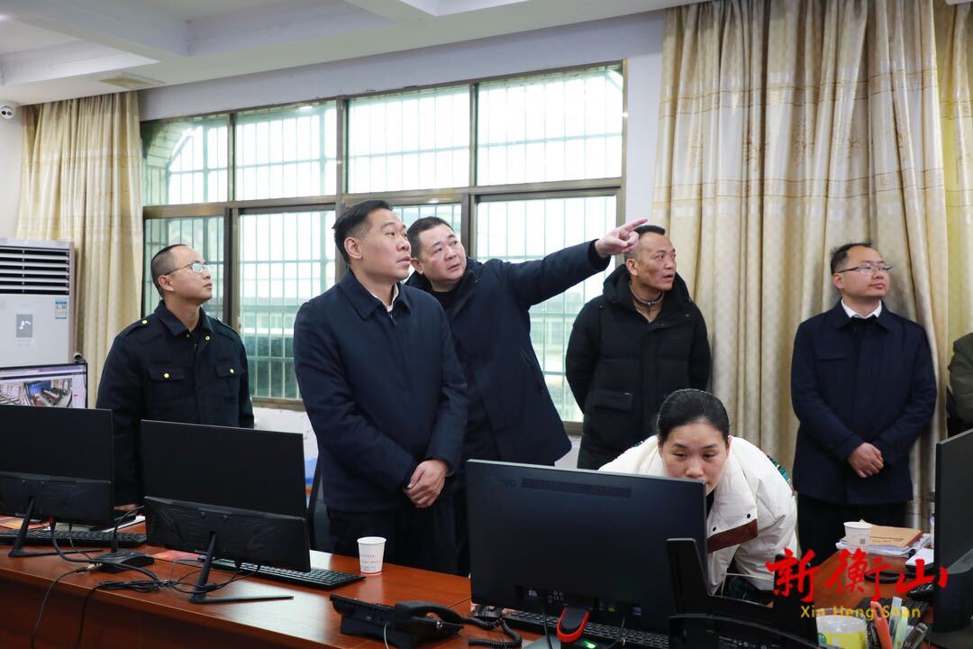 段晓赛督导春节期间安全防范和值班值守