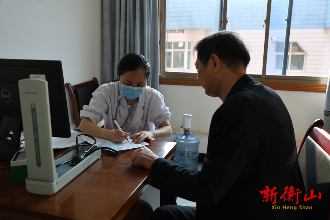 在衡山，健康证、驾驶员换证怎么办理？县人民医院体检科一站式服务帮你搞定！
