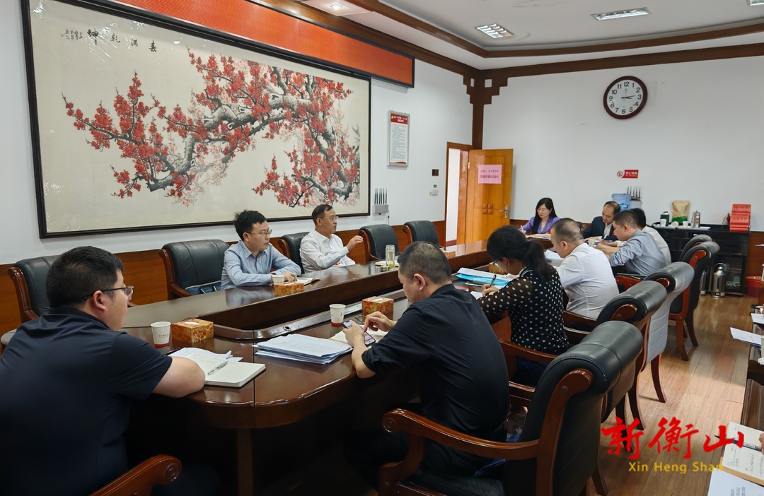 县政协委员分组讨论政府工作报告