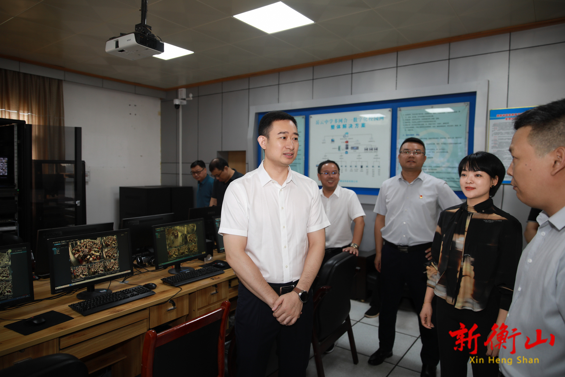 谢斌督查2025年高考考前准备工作