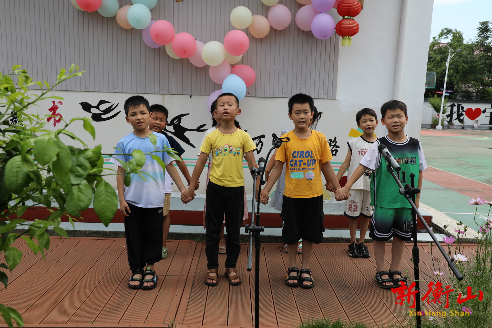 衡山县宝米小学毕业典礼：我为学姐学长唱首歌