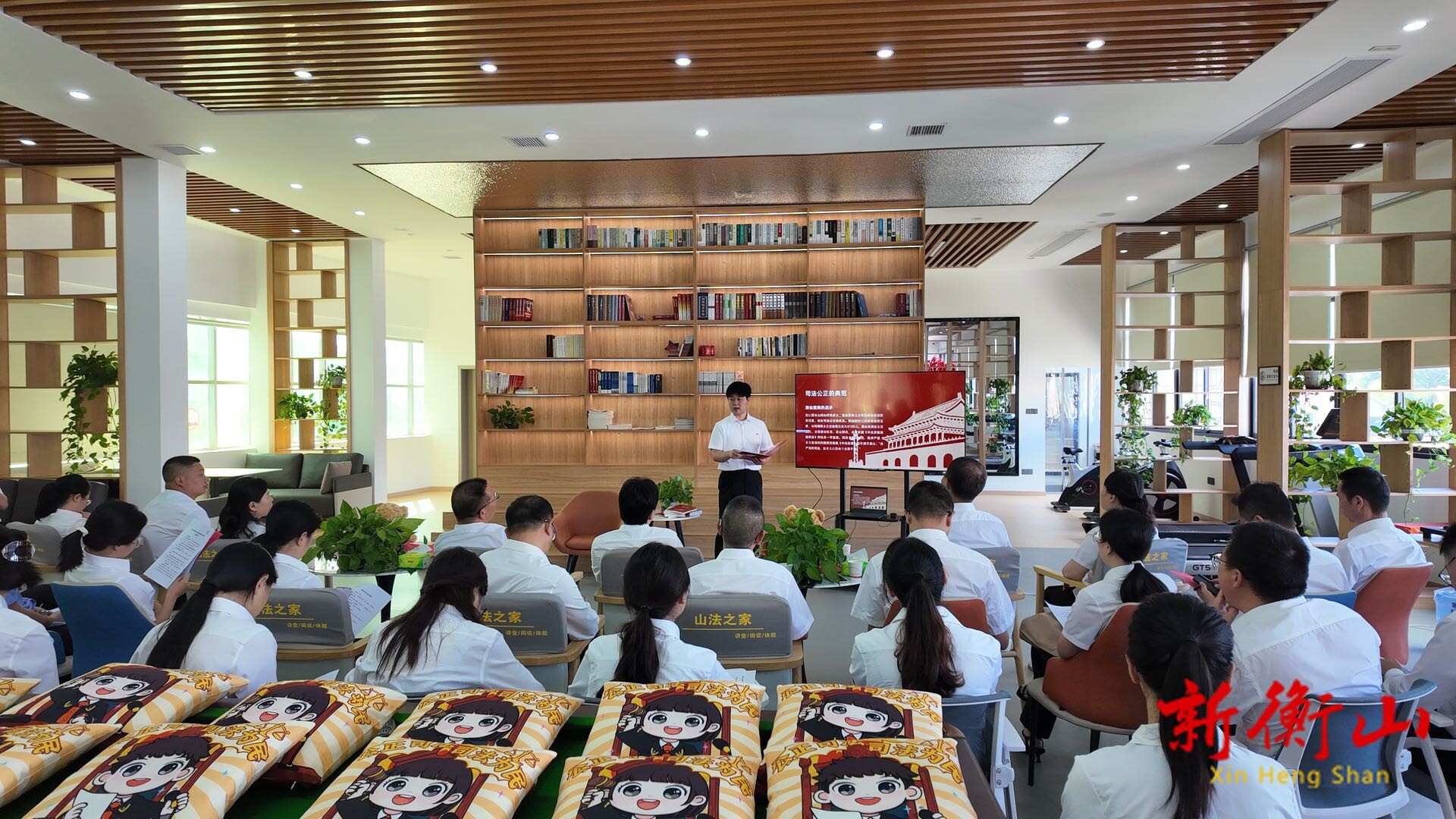 衡山縣人民法院：一場沉浸式讀書分享 一次新老黨員的對話