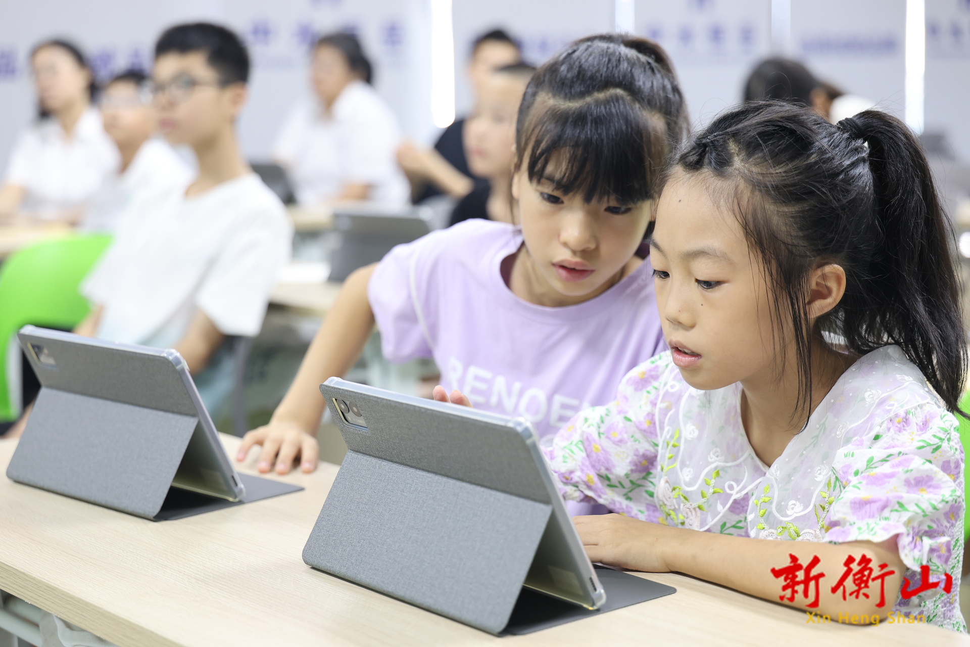 衡山：企業(yè)開設(shè)智學(xué)AI暑期班 化解職工“帶娃”難題