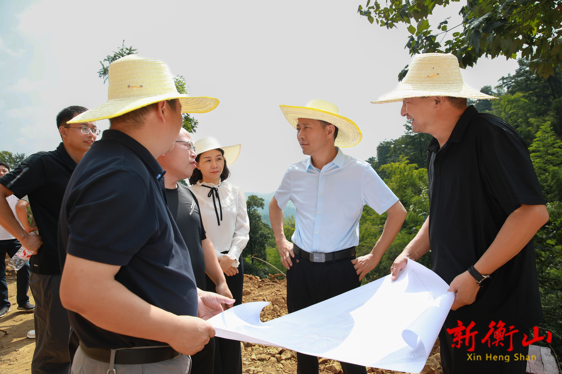戴新贤赴紫盖峰片区督促市旅发大会项目建设工作