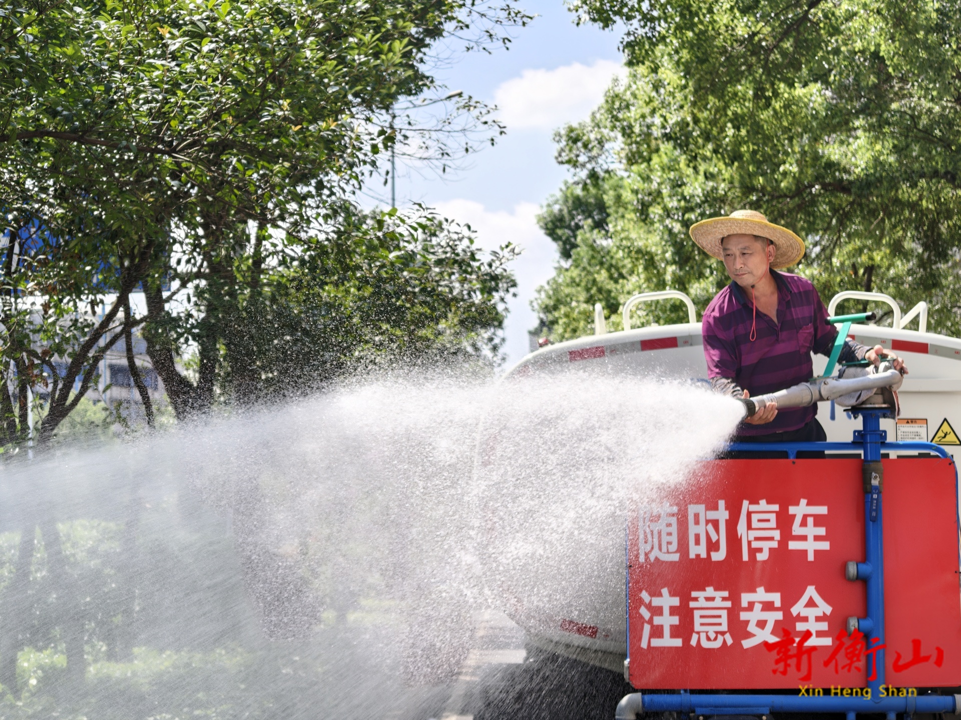 縣園林綠化所：打響“抗旱護綠”攻堅戰(zhàn)，為苗木送上“解渴甘霖”