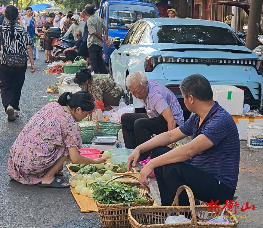 “秋老虎”勢頭持續(xù)強(qiáng)勁，“涼意”蔬菜瓜果銷售火爆