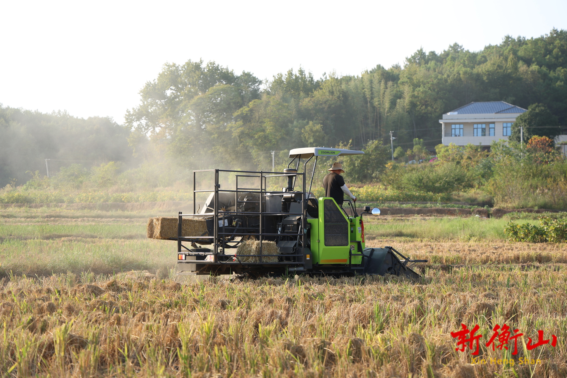 衡山：秸秆打捆离田腾沃土 助力油菜种植