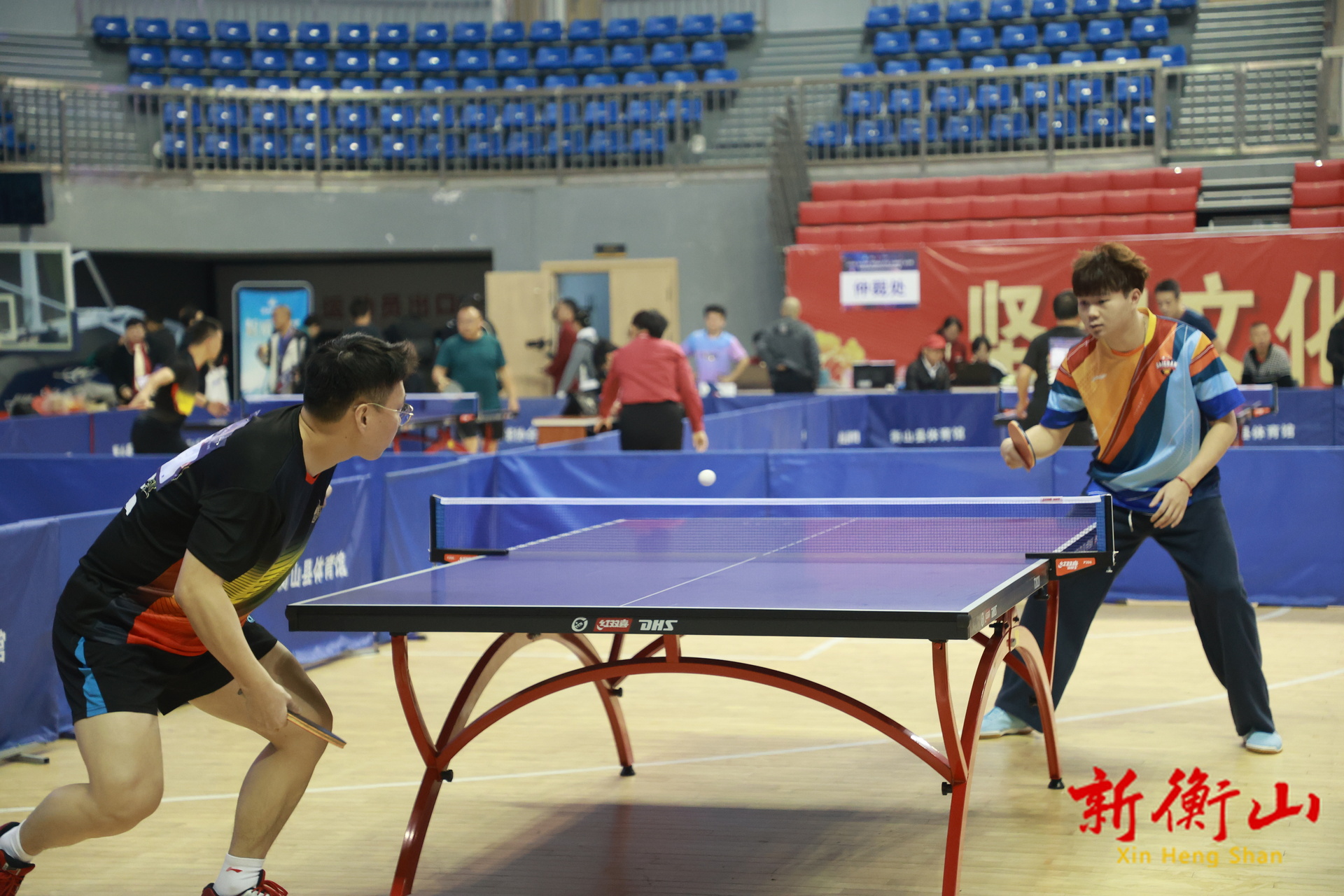 2025年湖南省乒乓球“三湘球王”总决赛在衡打响