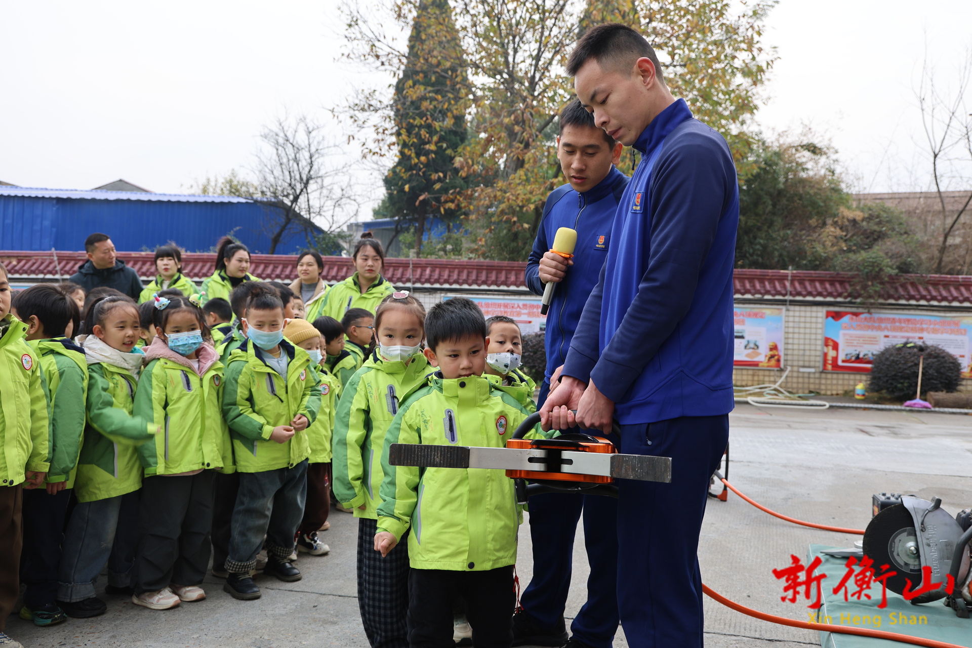 衡山县：幼儿走进消防队 沉浸式解锁消防“必修课”